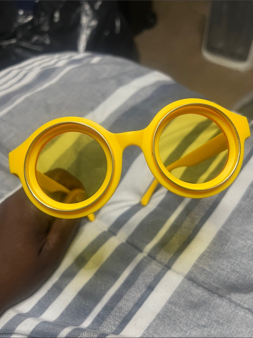 Glasses - Picture 4 of 5
